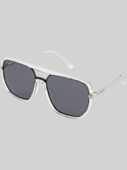 vacation-look-50-prod_01KD8BR6S1M2RNBK4BM7T2TQYR