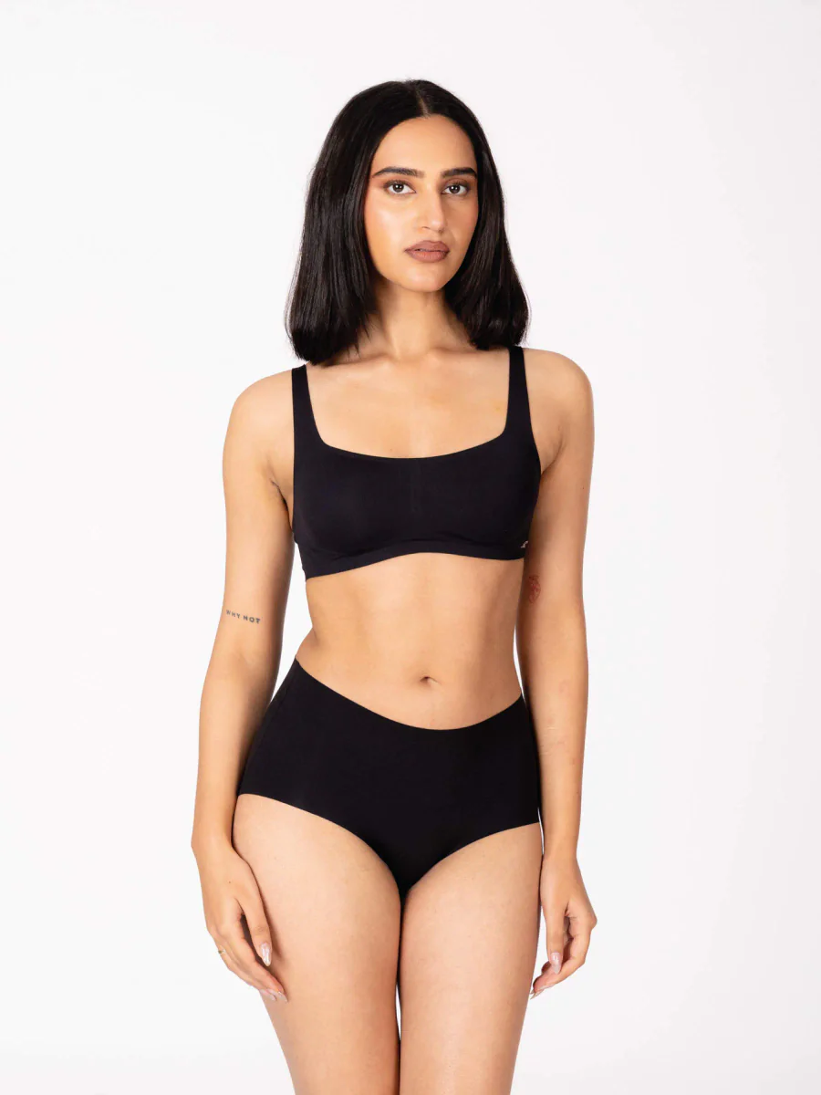 Women's Black Skyn Scoop Neck Bra
