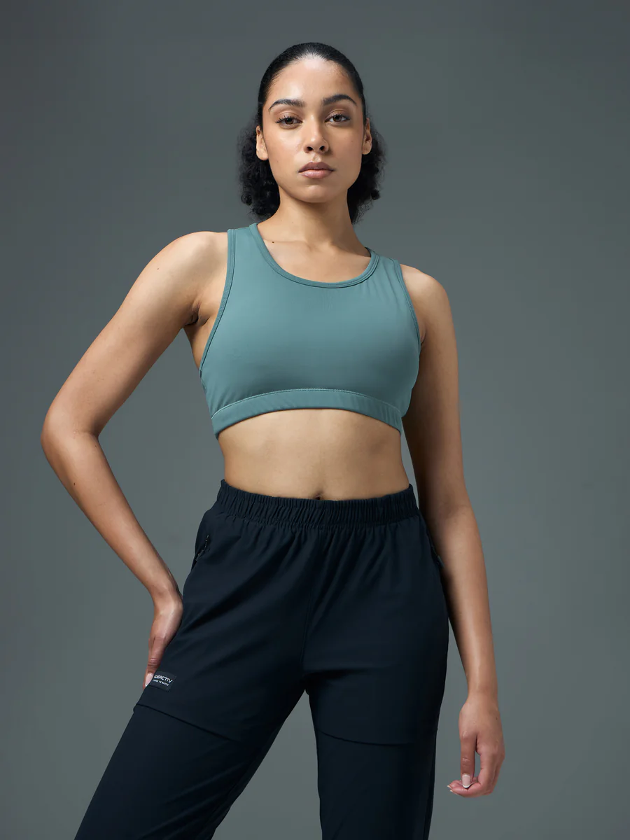 Women's Green Slim Fit Scoop Neck Sports Bra with Elasto Plus for Training